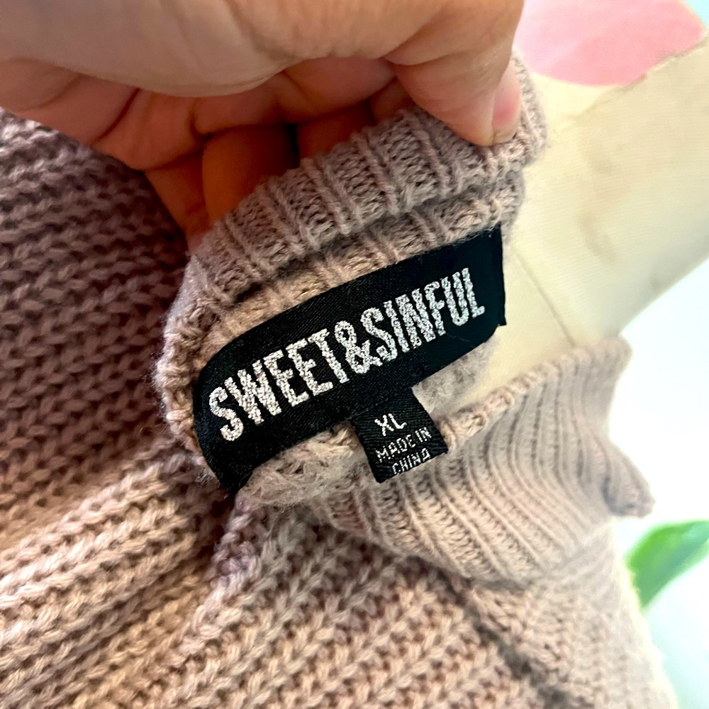 Sweater - Picture 5 of 5
